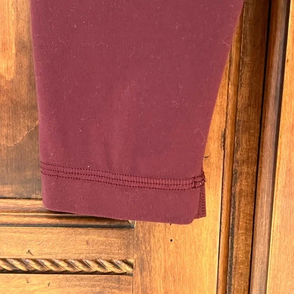 Lululemon Burgundy Leggings | Size 4 | Lightweight | Good Condition - Picture 6 of 13